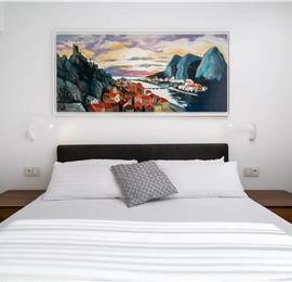 Beachfront Villa with Pool and Sea Views on Ciovo island near Trogir, Sleeps 8